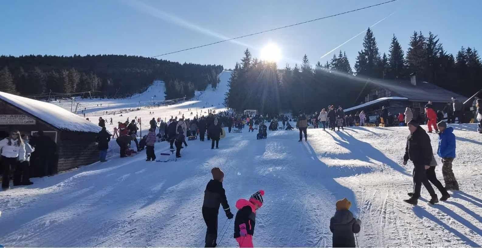 Distracție pe Pârtiile din Arieșeni Foto: Salvamont