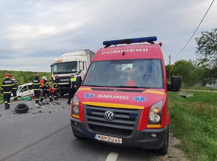 Grav accident în Uileacu de Criș. Patru persoane și-au pierdut viața