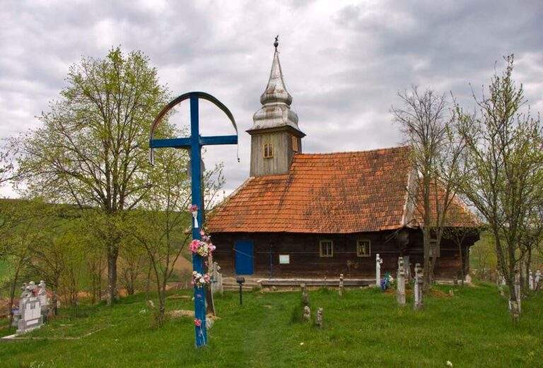 Sprijin pentru salvarea bisericilor de lemn din Bihor