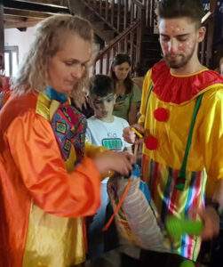Marșul nasului roșu prin centrul Oradiei pentru copiii și tinerii aflați în situații dificile - 1