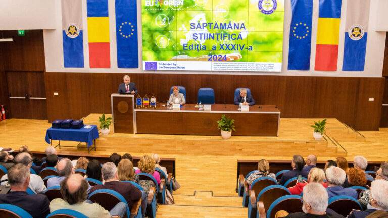 Profesori premiați de conducerea Universității din Oradea