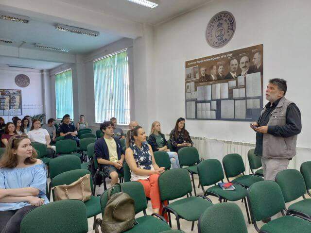 Studenții redesenează Universitatea Oradea