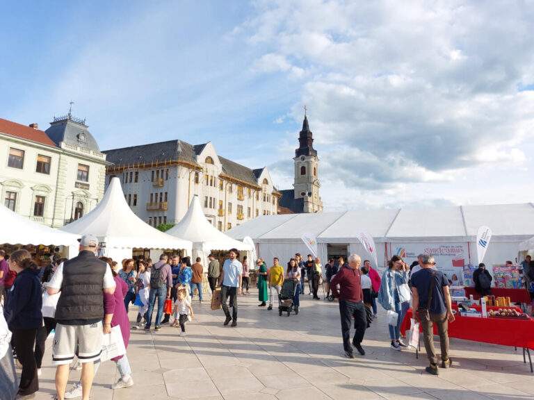 Târgul de Carte Gaudeamus ajunge în Piața Unirii din Oradea