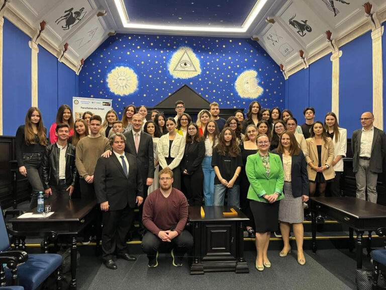 100 de locuri în plus pentru Facultatea de Drept