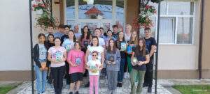 600 de cărți au fost donate Școlii din Lugașu de Jos-05