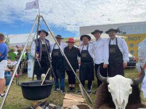 Concurs de gătit gulaș la Salonta- Gulașul din carne de bizon, cel mai bun - 11