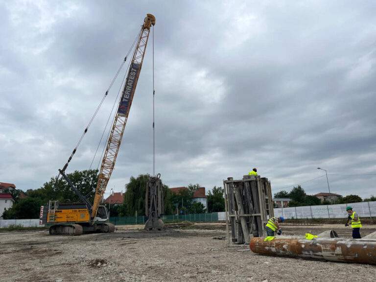 Constructorii au început lucrările la fundațiile Centrului Cultural Multifuncțional din Oradea