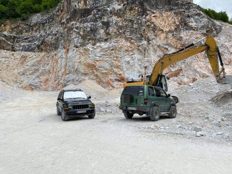 Grevă de avertisment la Mina Băița