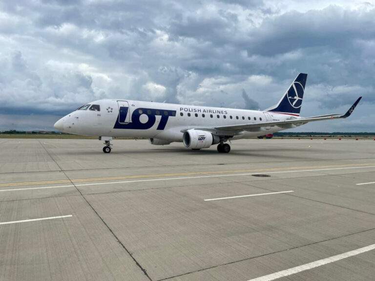 Inaugurare oficială. Prima cursă Varșovia-Oradea a aterizat pe Aeroportul Internațional Oradea