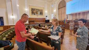 Liceul Ortodox „Episcop Roman Ciorogariu”, campion la colectare separată-02