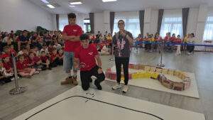 Pe podium la ediția a II-a a concursului „RoboDon” - 03