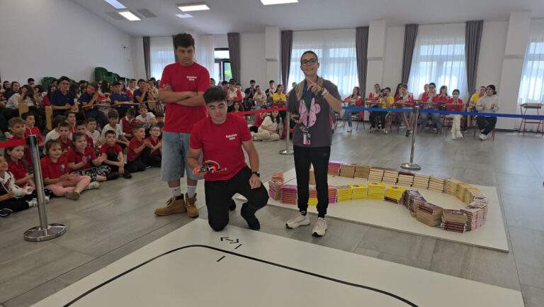 Pe podium la ediția a II-a a concursului „RoboDon”