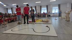 Pe podium la ediția a II-a a concursului „RoboDon” - 04