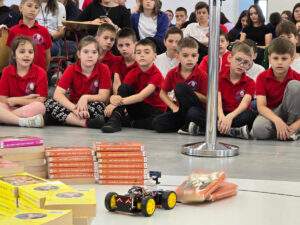Pe podium la ediția a II-a a concursului „RoboDon” - 10