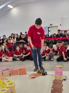 Pe podium la ediția a II-a a concursului „RoboDon” - 11