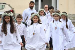 Prima Împartășanie Solemnă pentru peste 30 de copii-03