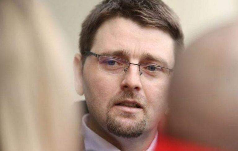 Procurorul Cristian Ardelean se întoarce la DNA . El a fost revocat după ce a fost acuzat de presupuse abuzuri în anchete