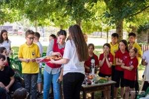Știință prin culoare și artă la Don Orione-18