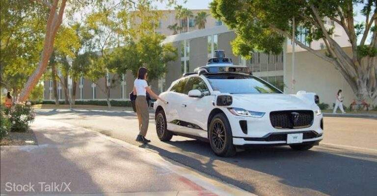 Taxiurile fără şofer produse de Google devin disponibile pentru publicul larg în San Francisco