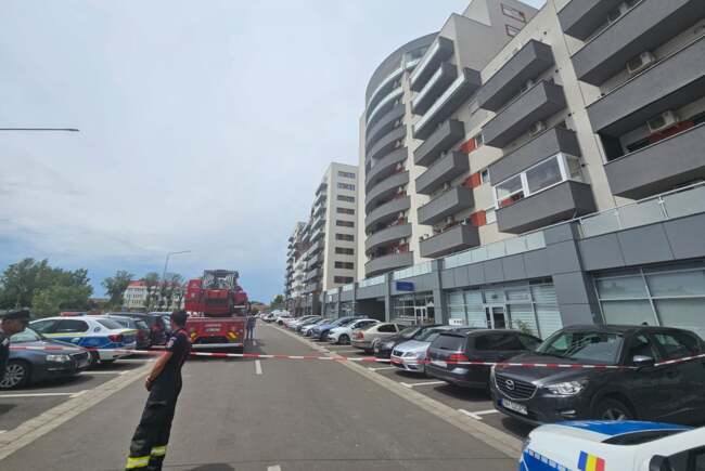 Un bărbat din Oradea s-a aruncat de la etajul IX al unui bloc din Oradea
