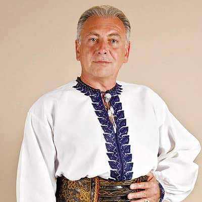 Spectacol folcloric în Piața Unirii din Oradea. Printre invitați: Marius Ciprian Pop, Nicolae Furdui Iancu, Veta Biriș, Sava Negrean Brudașcu și Ovidiu Homorodean