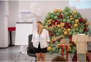 Elevii de 10 au învățat să gestioneze stresul și păstreze echilibrul între performanță și bunăstare emoțională-09