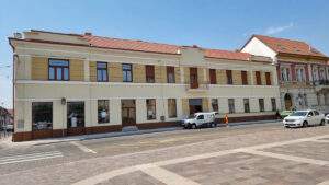Fațada imobilului din Piața Unirii nr 7, reabilitată-04