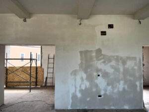 Lucrările de modernizare a Bibliotecii Județene avansează-08