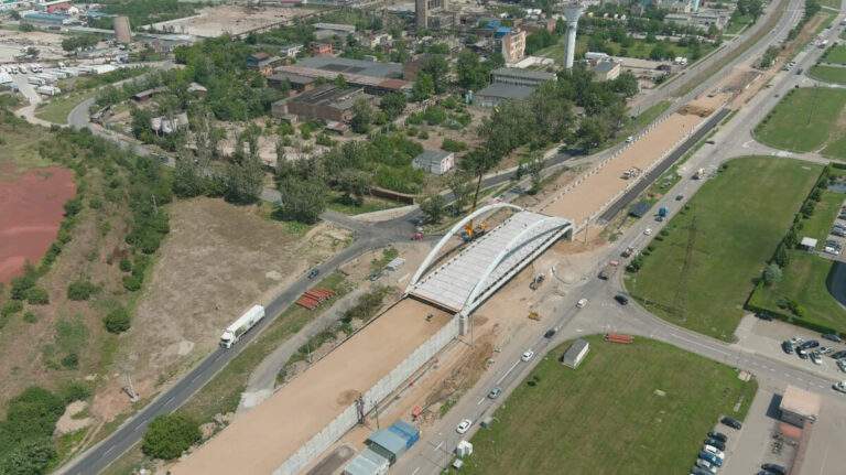 Lucrările la pasajul suprateran de-a lungul Căii Borșului vor fi finalizate înainte de termen
