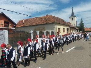 Târgul de la Vama Sării, o tradiție păstrată de 54 de ani-09