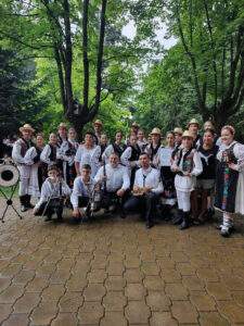 Trofeul Festivalului Internațional de Folclor de la Vatra Dornei a fost câștigat de „Florile Bihorului”-02