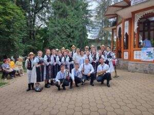 Trofeul Festivalului Internațional de Folclor de la Vatra Dornei a fost câștigat de „Florile Bihorului”-03