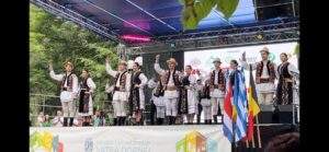 Trofeul Festivalului Internațional de Folclor de la Vatra Dornei a fost câștigat de „Florile Bihorului”-04