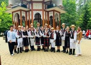 Trofeul Festivalului Internațional de Folclor de la Vatra Dornei a fost câștigat de „Florile Bihorului”-08
