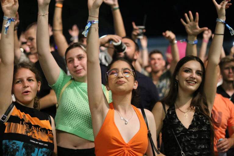 Waves Festival, început spectaculos cu DJ Tujamo