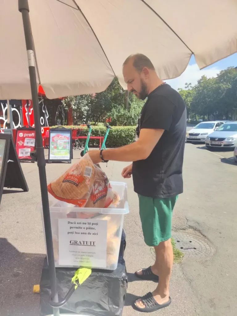 Au adunat aproape 400 de pâini pentru cei în nevoie