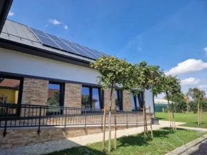 Bibliotecă modernă la Sântandrei-01