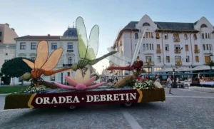 Carele alegorice au sosit în Piața Unirii din Oradea-12