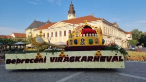 Carele alegorice au sosit în Piața Unirii din Oradea-17
