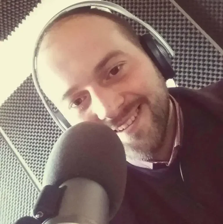 S-a stins o voce autentică în eter