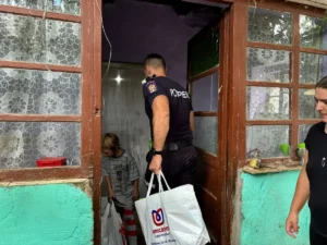 ISU-Pompierii bihoreni alături de cei șase copii ai unei familii greu încercate de soartă-03