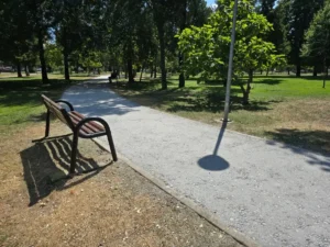 Pistă din tartan pentru alergare, în Parcul Olosig-05