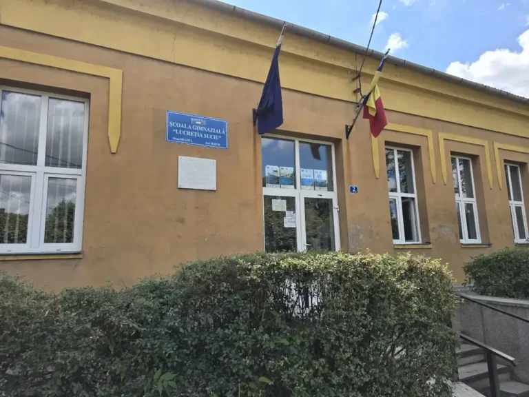 Elevi la 45 de ani. Programul „A doua șansă”, educație pentru oricine