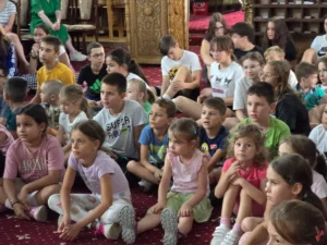 Școală de vară în tinda Bisericii-09