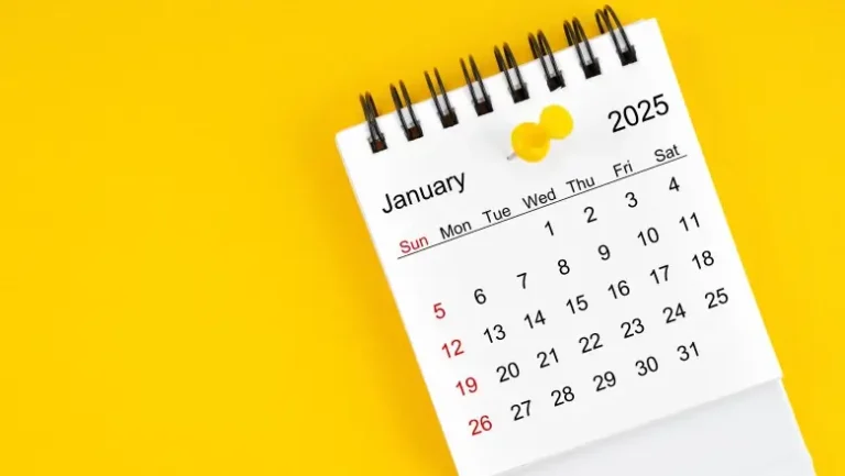 Zile libere 2025 – în ce zile vor fi sărbătorile legale și când vor avea liber angajații