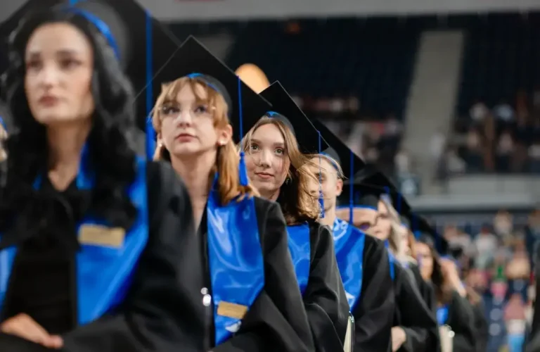 Admitere de toamnă la Universitatea din Oradea. Vezi când începe și câte locuri sunt