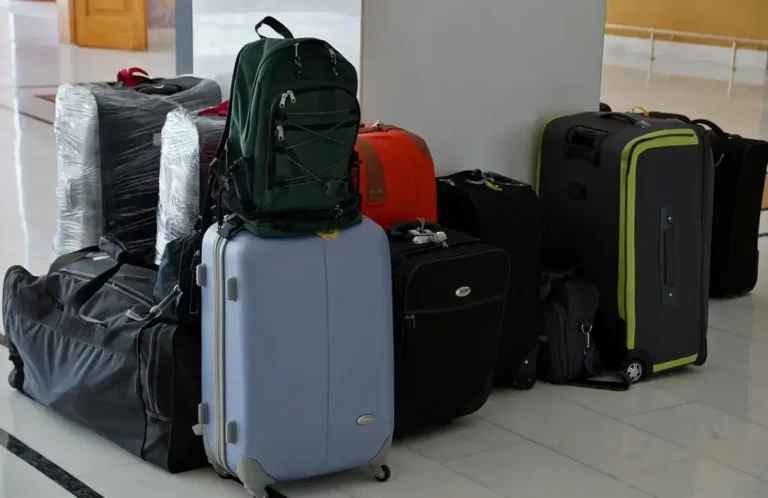 Orădeni blocați pe aeroportul Heraklion după ce aeronava care trebuia să îi aducă acasă s-a defectat