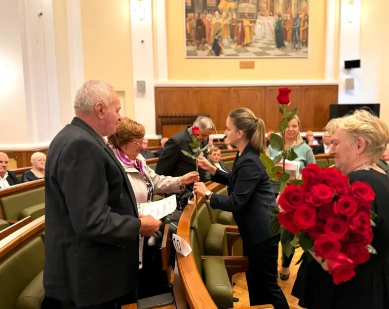 30 de cupluri felicitate de Primăria Oradea, cu ocazia Nunții de Aur