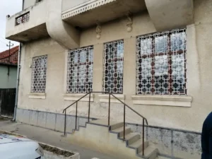 Consiliul Județean Bihor organizează licitație pentru închirierea a două spații comerciale în Săcueni-6 (6)