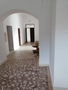 Consiliul Județean Bihor organizează licitație pentru închirierea a două spații comerciale în Săcueni-8